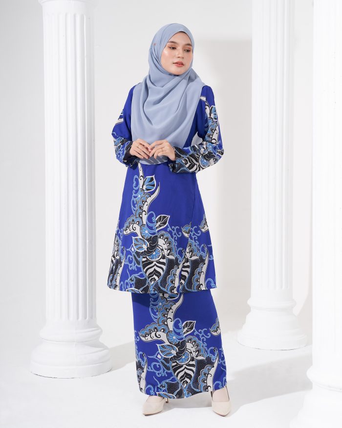 Baju Kurung Pahang Batik Sultanah - Riani Royal Blue