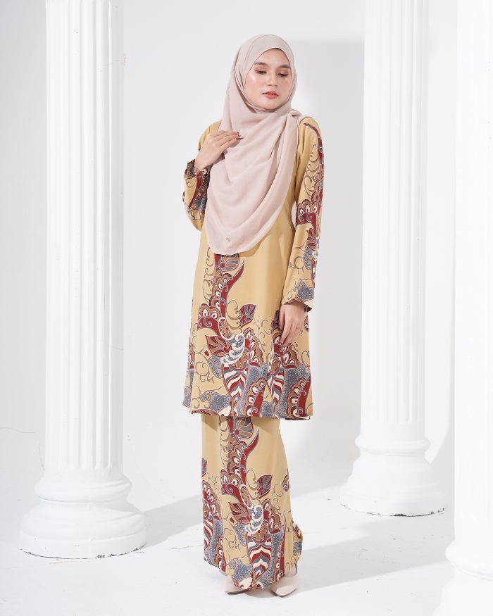 Baju Kurung Pahang Batik Sultanah - Riani Sand Yellow - Image 2