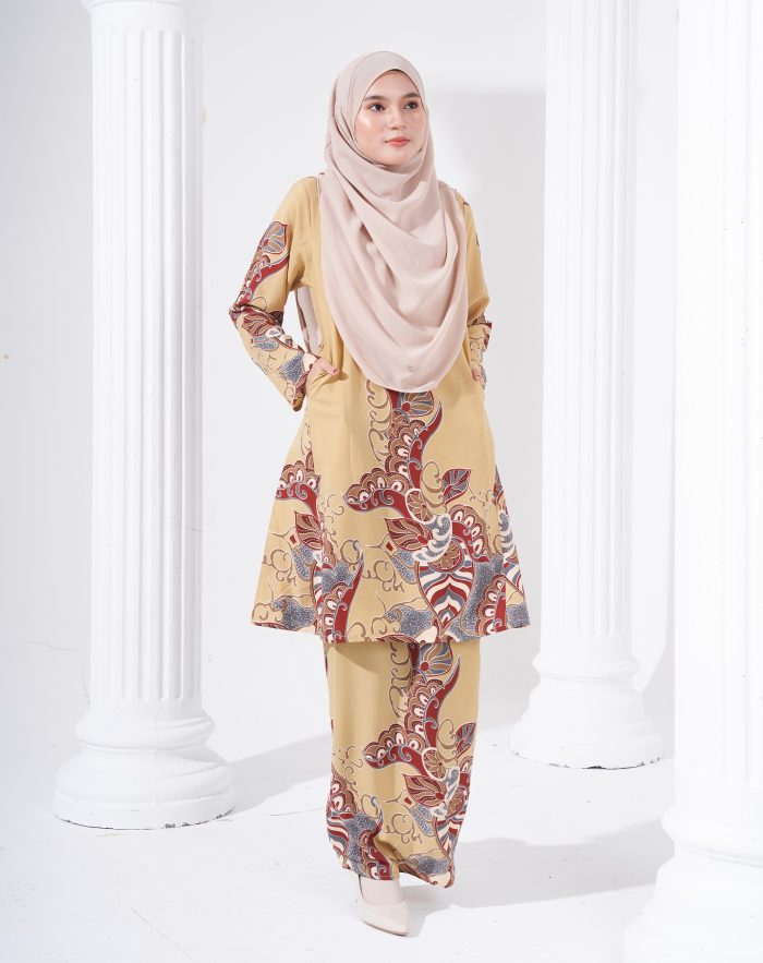 Baju Kurung Pahang Batik Sultanah - Riani Sand Yellow