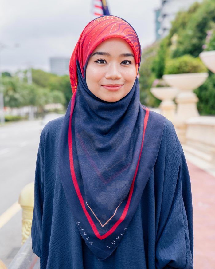 Tudung Bawal Cotton Voile Merdeka - Bunga Raya - Image 4