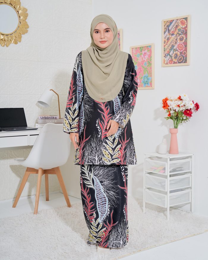 Baju Kurung Moden Batik Sultanah 3.0 - Sakti Black Beauty - Image 3