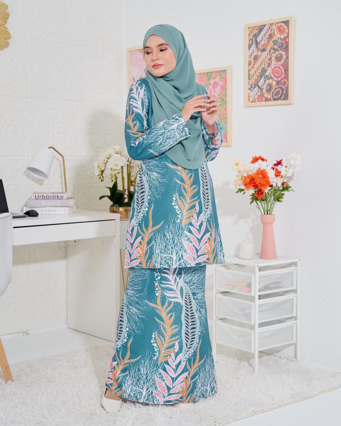 Baju Kurung Moden Batik Sultanah 3.0 - Sakti Teal Tiffany - Image 2