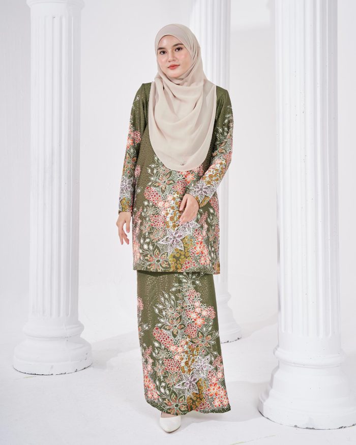 Baju Kurung Moden Batik Sultanah 3.0 - Adiwarna Olive Green - Image 2