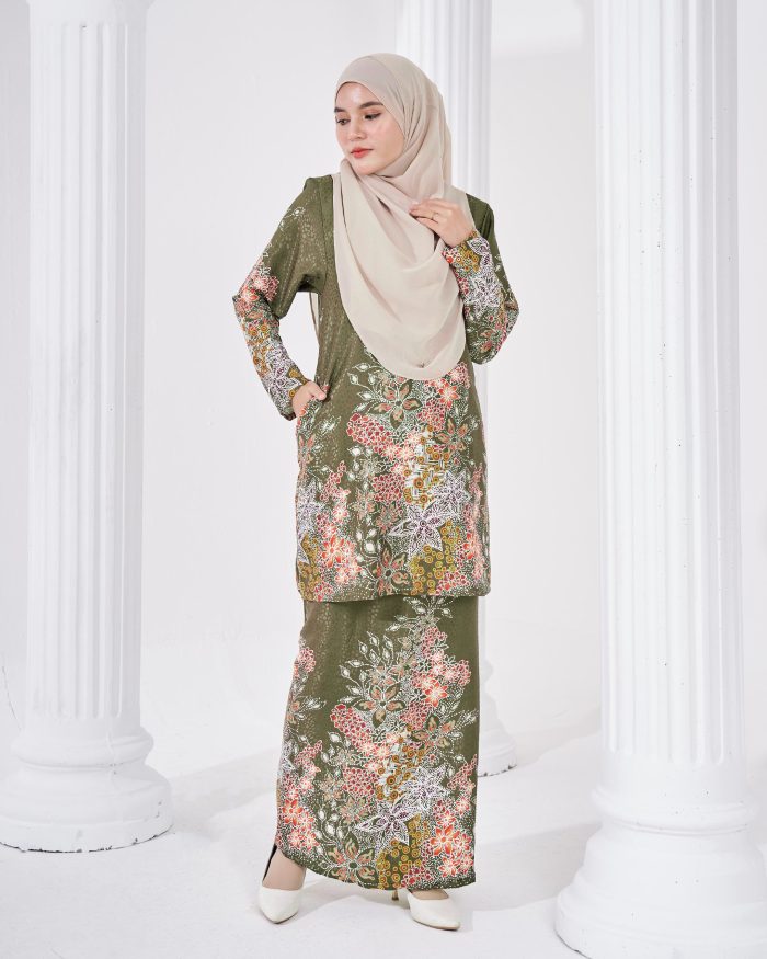 Baju Kurung Moden Batik Sultanah 3.0 - Adiwarna Olive Green - Image 3