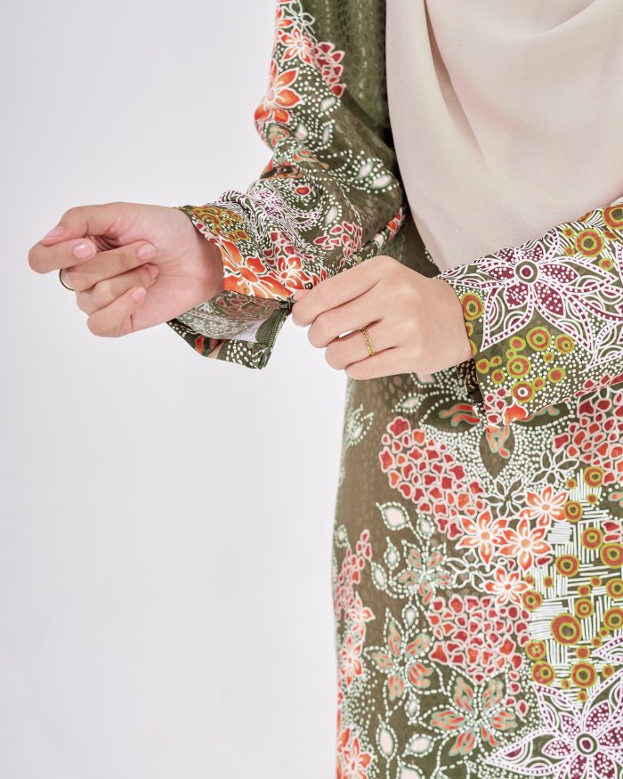 Baju Kurung Moden Batik Sultanah 3.0 - Adiwarna Olive Green - Image 5