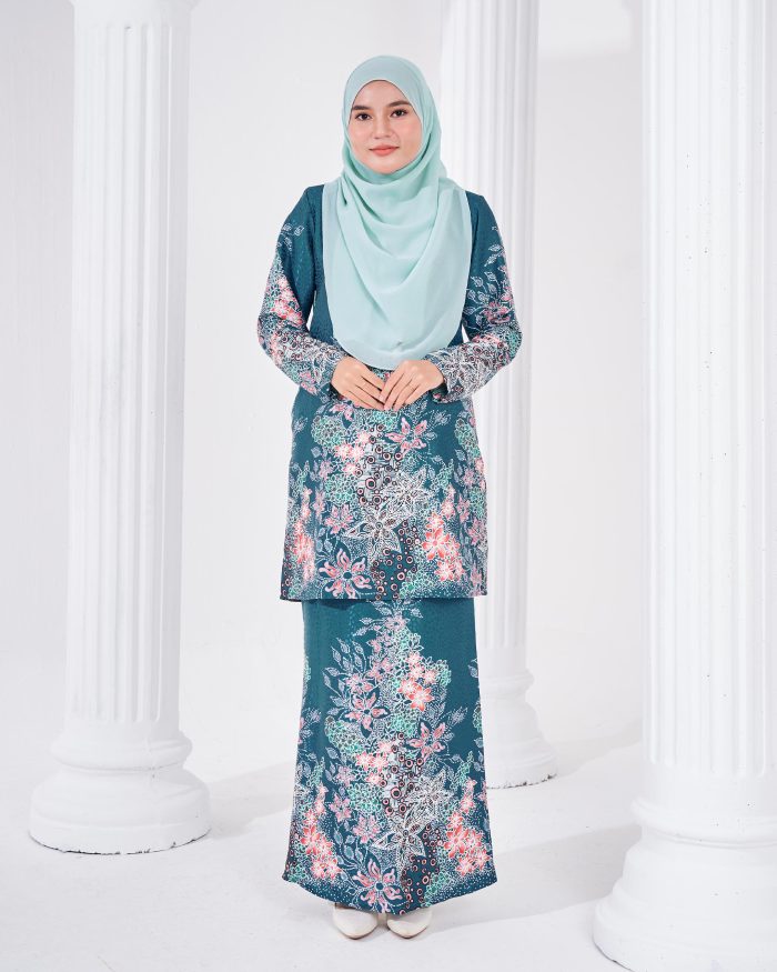 Baju Kurung Moden Batik Sultanah 3.0 - Adiwarna Pine Green