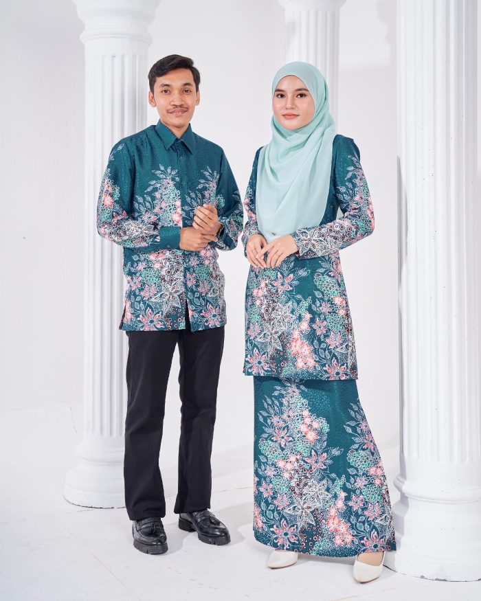 Baju Kurung Moden Batik Sultanah 3.0 - Adiwarna Pine Green - Image 6