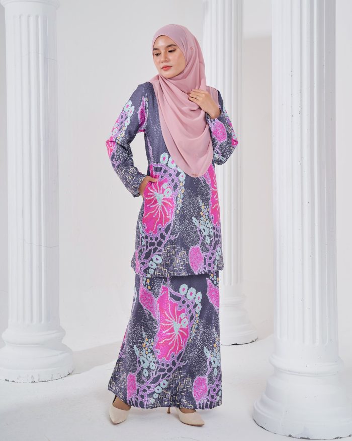 Baju Kurung Moden Batik Sultanah 3.0 - Arjuna Ash Grey - Image 3