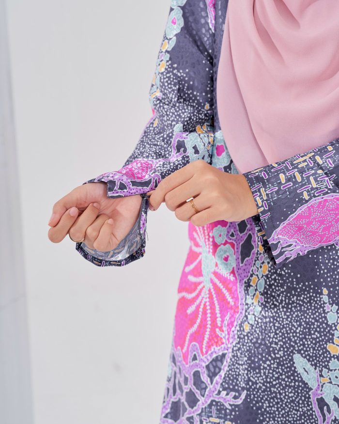 Baju Kurung Moden Batik Sultanah 3.0 - Arjuna Ash Grey - Image 6