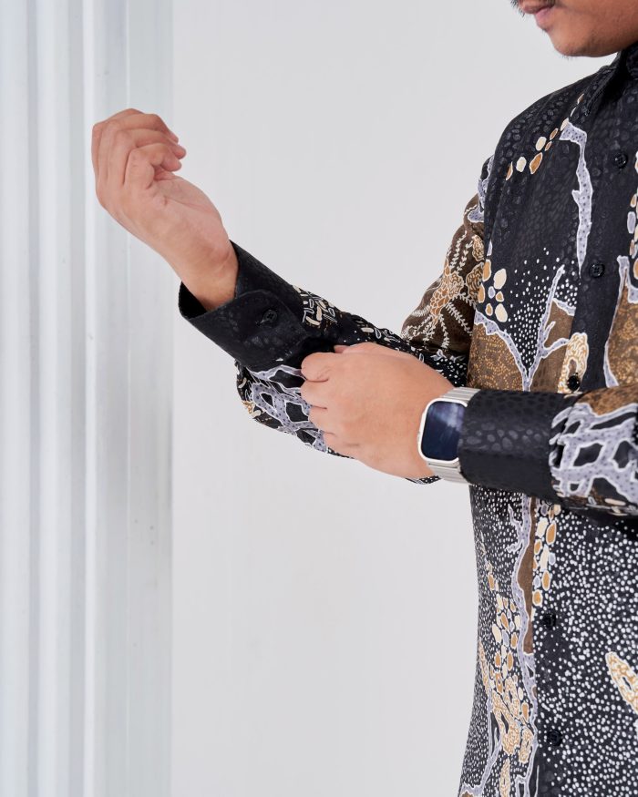 Baju Kemeja Batik Sultan 3.0 - Arjuna Black Brown - Image 4
