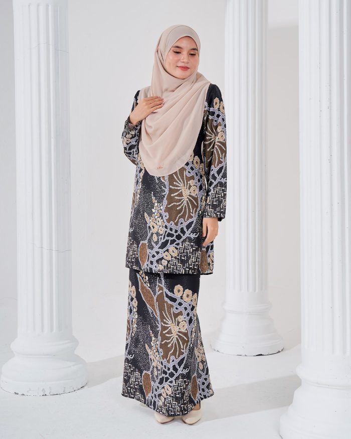 Baju Kurung Moden Batik Sultanah 3.0 - Arjuna Black Brown - Image 3