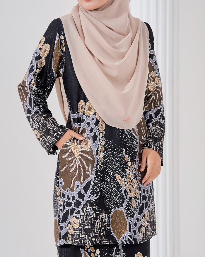Baju Kurung Moden Batik Sultanah 3.0 - Arjuna Black Brown - Image 5