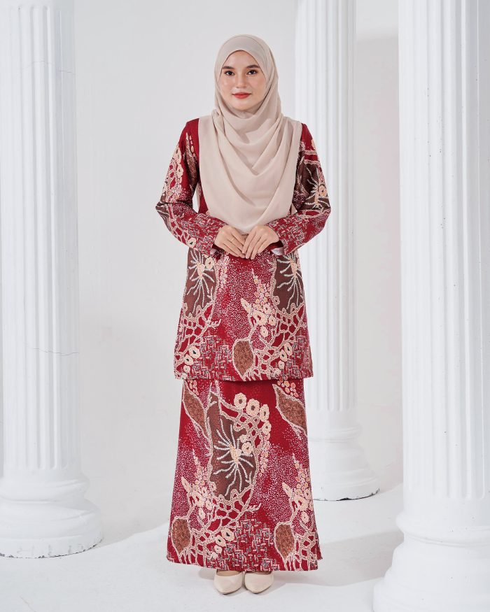 Baju Kurung Moden Batik Sultanah 3.0 - Arjuna Maroon - Image 4