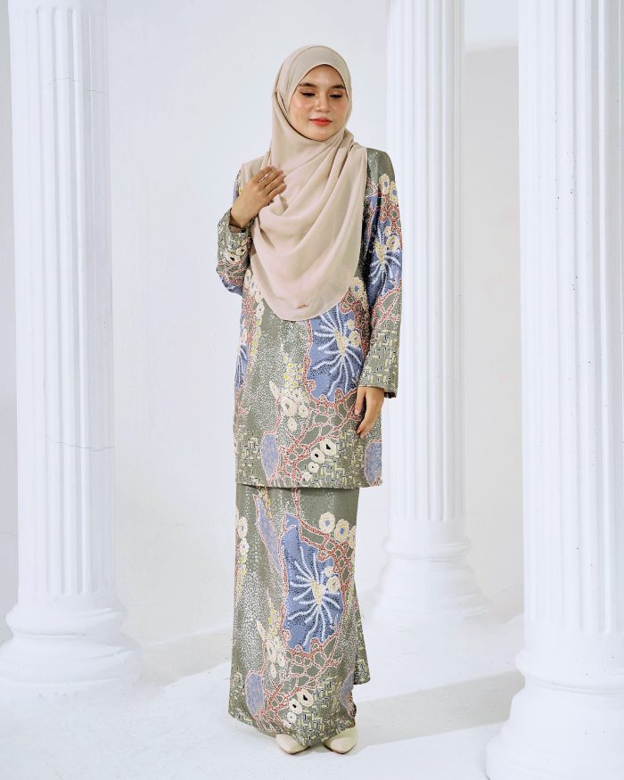 Baju Kurung Moden Batik Sultanah 3.0 - Arjuna Olive Green - Image 3