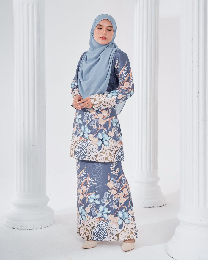 Baju Kurung Moden Batik Sultanah 3.0 - Kirana Ash Grey - Image 2