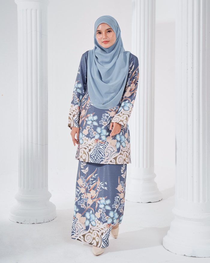 Baju Kurung Moden Batik Sultanah 3.0 - Kirana Ash Grey - Image 3