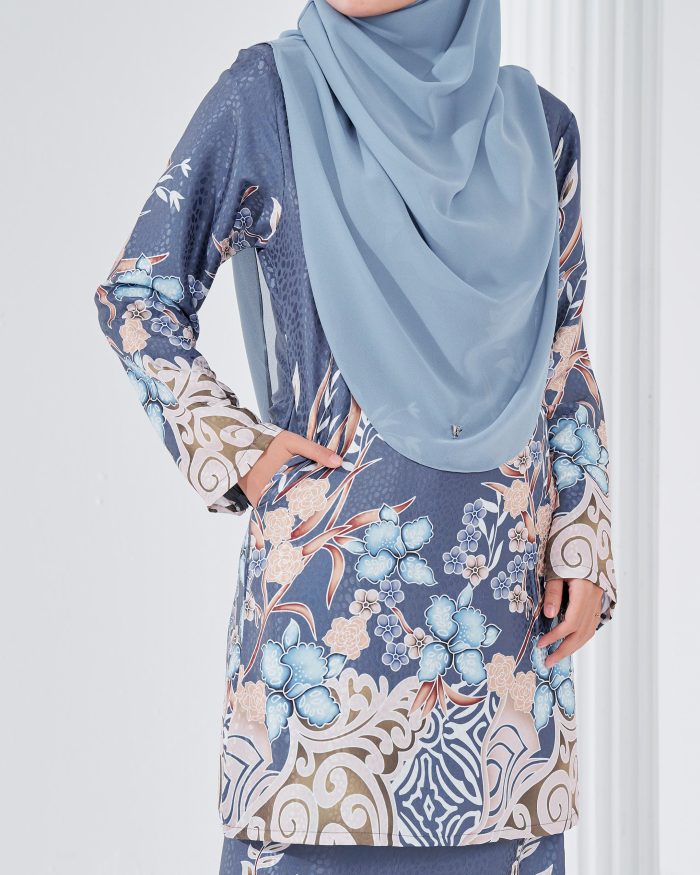 Baju Kurung Moden Batik Sultanah 3.0 - Kirana Ash Grey - Image 4