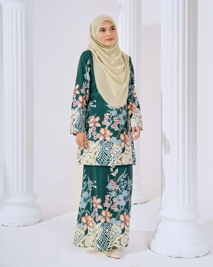 Baju Kurung Moden Batik Sultanah 3.0 - Kirana Emerald Green