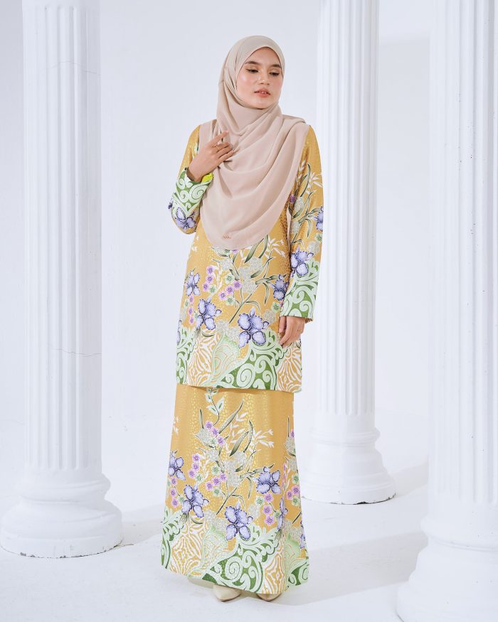 Baju Kurung Moden Batik Sultanah 3.0 - Kirana Gold - Image 2