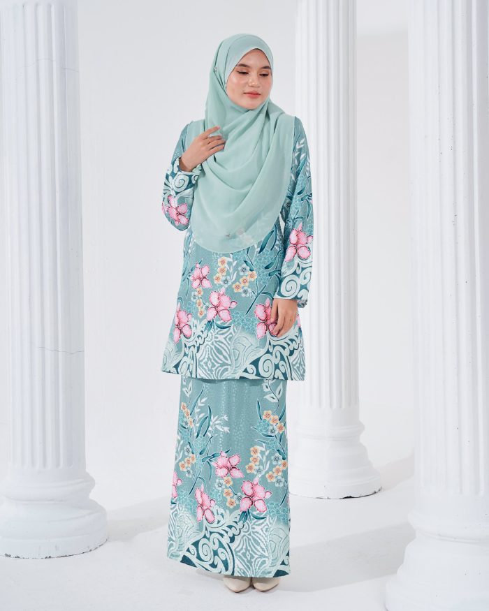 Baju Kurung Moden Batik Sultanah 3.0 - Kirana Mint - Image 3
