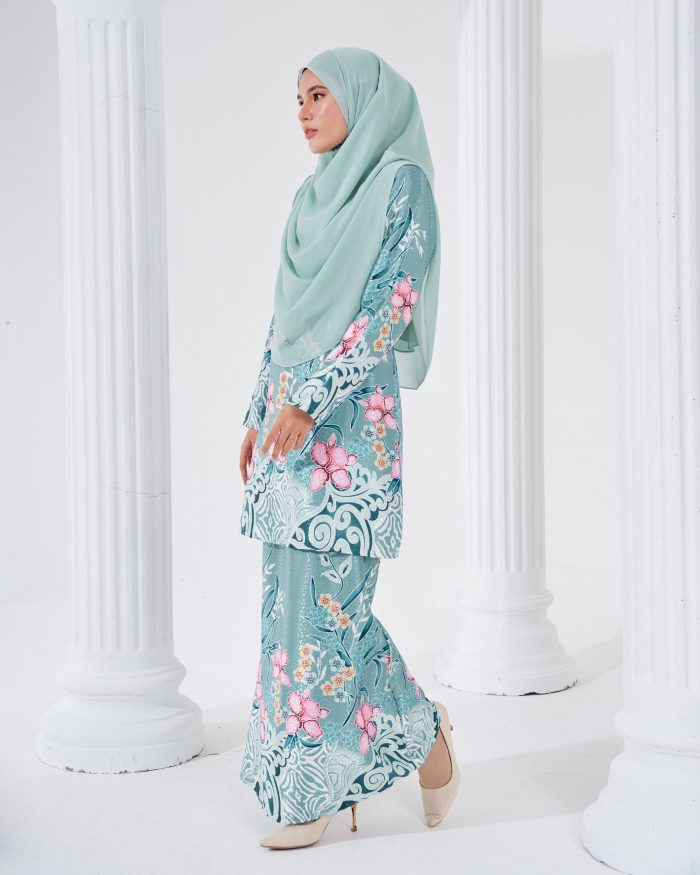 Baju Kurung Moden Batik Sultanah 3.0 - Kirana Mint - Image 2