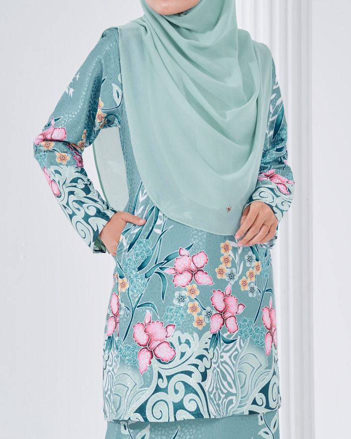 Baju Kurung Moden Batik Sultanah 3.0 - Kirana Mint - Image 4