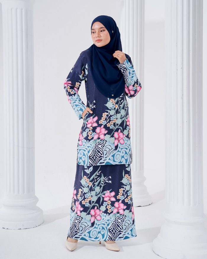 Baju Kurung Moden Batik Sultanah 3.0 - Kirana Navy Blue