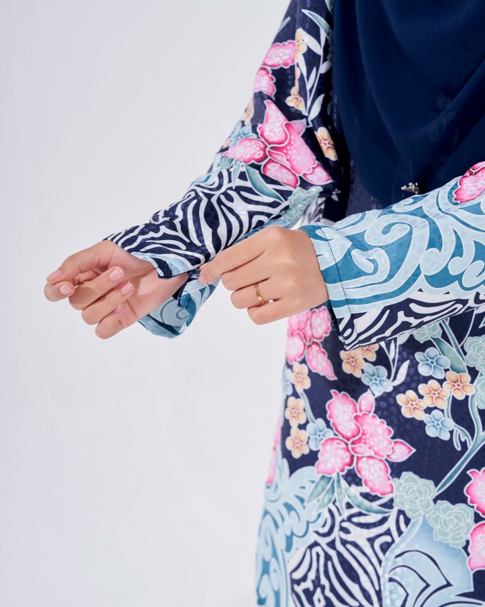 Baju Kurung Moden Batik Sultanah 3.0 - Kirana Navy Blue - Image 4