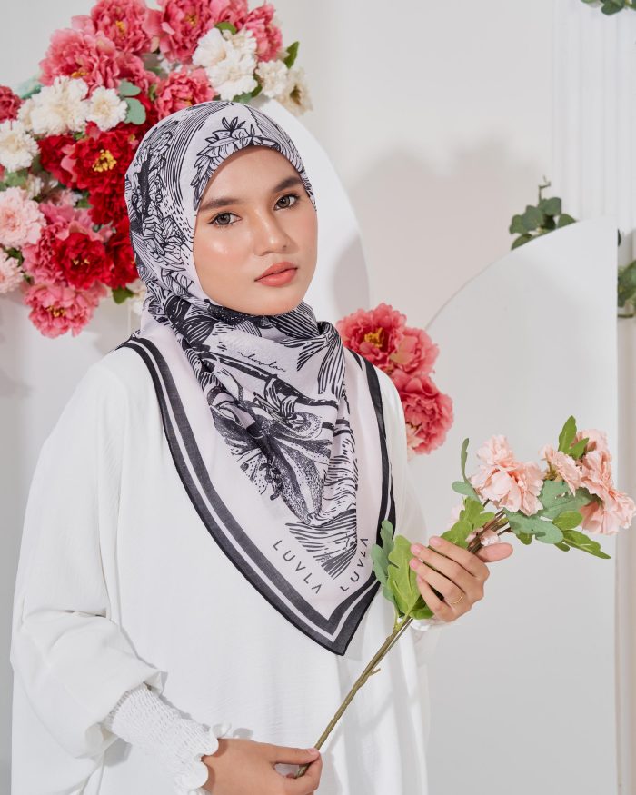Tudung Bawal Cotton Voile Fleur - Fendi Black - Image 3