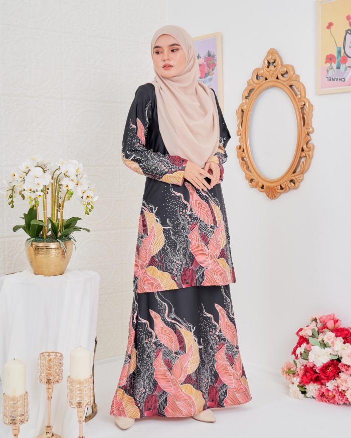 Baju Kurung Moden Batik Sultanah 4.0 - Akasia Black Beauty - Image 2