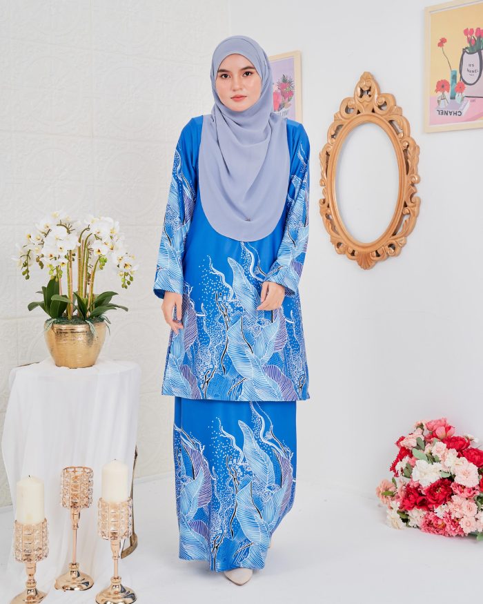 Baju Kurung Moden Batik Sultanah 4.0 - Akasia Cobalt Blue - Image 2