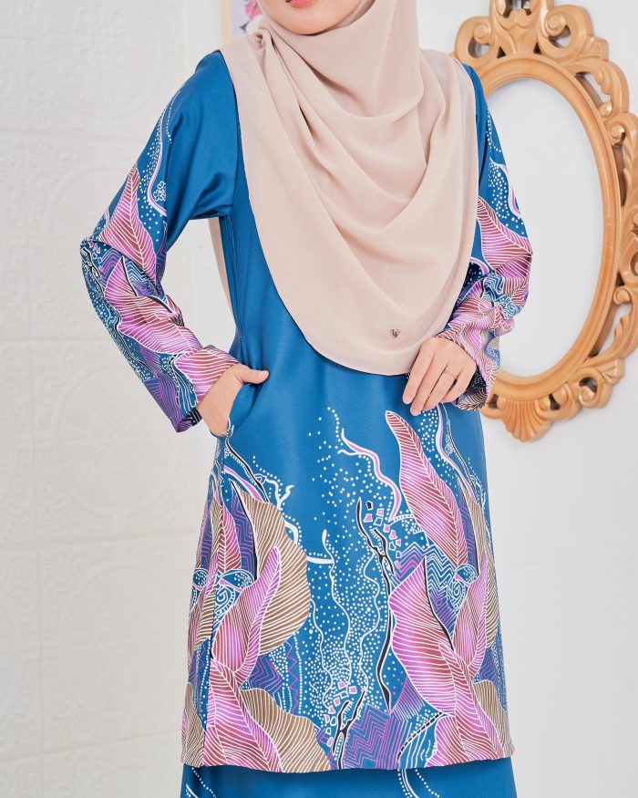 Baju Kurung Moden Batik Sultanah 4.0 - Akasia Turquoise Cyan - Image 4