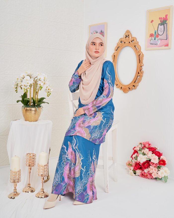 Baju Kurung Moden Batik Sultanah 4.0 - Akasia Turquoise Cyan - Image 5