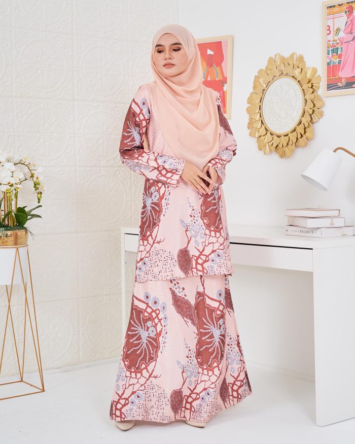 Baju Kurung Moden Batik Sultanah 3.0 - Arjuna Light Peach