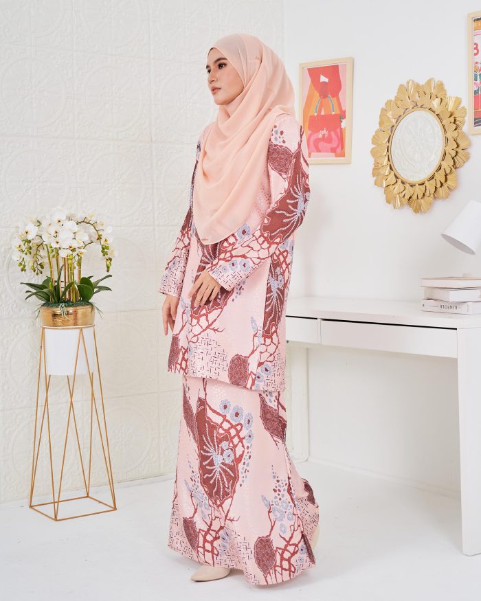 Baju Kurung Moden Batik Sultanah 3.0 - Arjuna Light Peach - Image 3