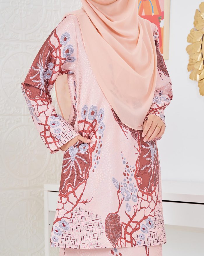 Baju Kurung Moden Batik Sultanah 3.0 - Arjuna Light Peach - Image 5