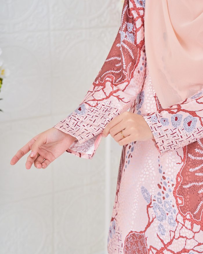 Baju Kurung Moden Batik Sultanah 3.0 - Arjuna Light Peach - Image 6