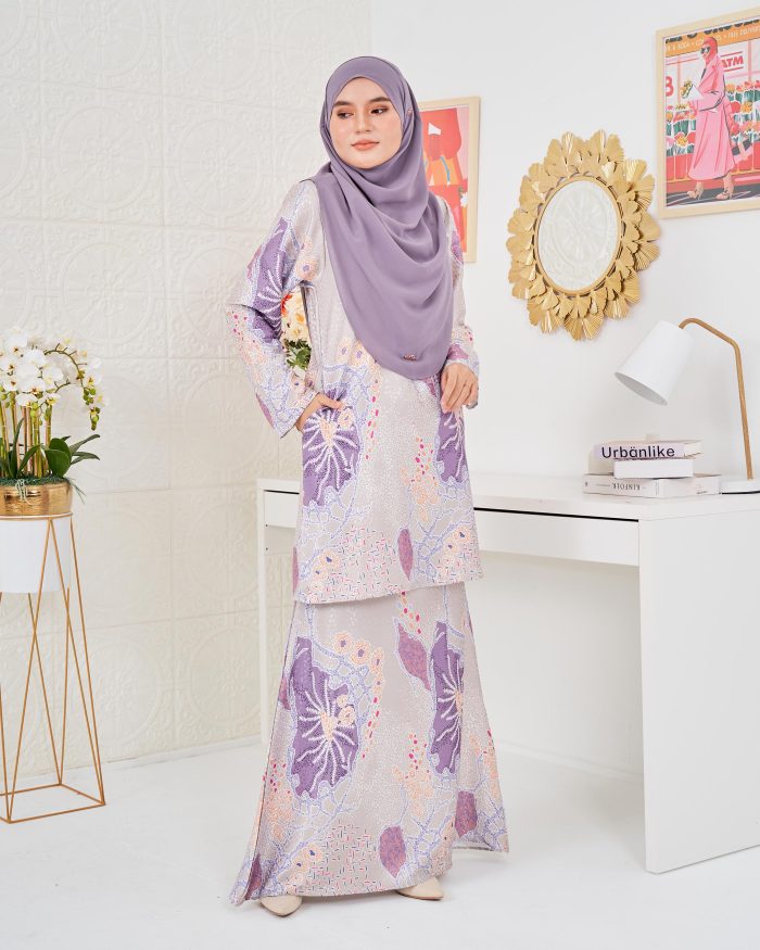 Baju Kurung Moden Batik Sultanah 3.0 - Arjuna Silver Sage - Image 2