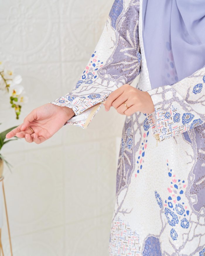 Baju Kurung Moden Batik Sultanah 3.0 - Arjuna White Grey - Image 5