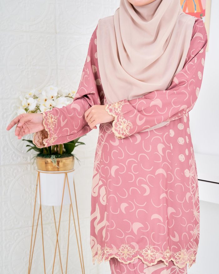 Baju Kurung Moden Batik Puteri Latifah Laluna X MCC - Orchid Pink - Image 2