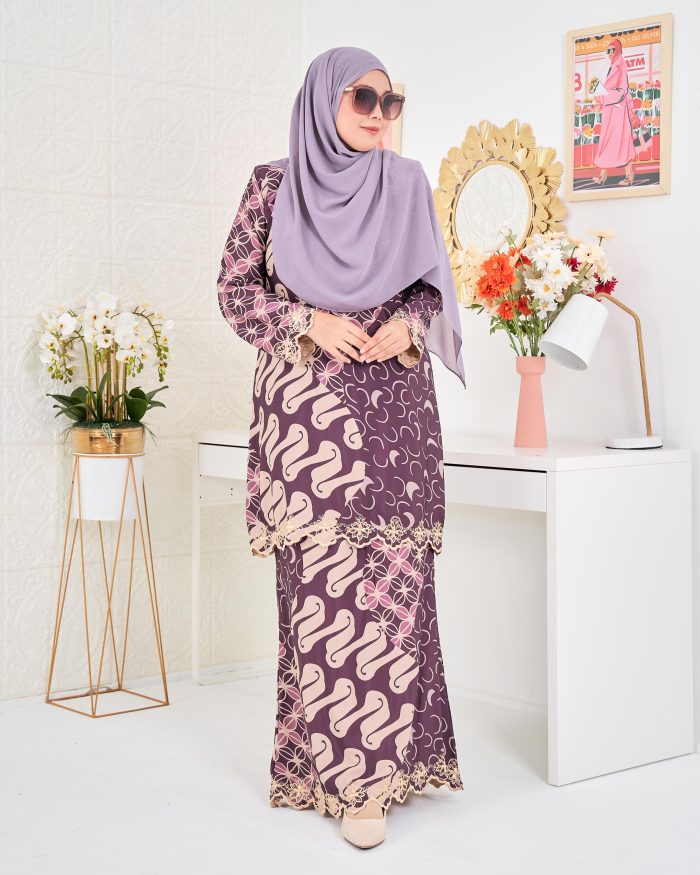 Baju Kurung Moden Batik Puteri Latifah Laluna X MCC - Purple Plum - Image 3