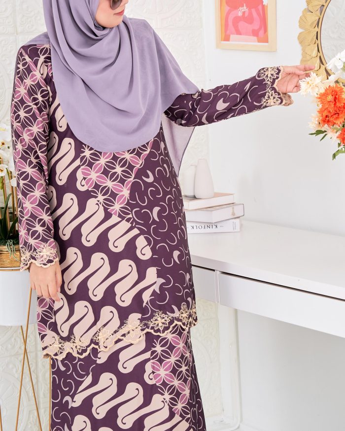 Baju Kurung Moden Batik Puteri Latifah Laluna X MCC - Purple Plum - Image 2