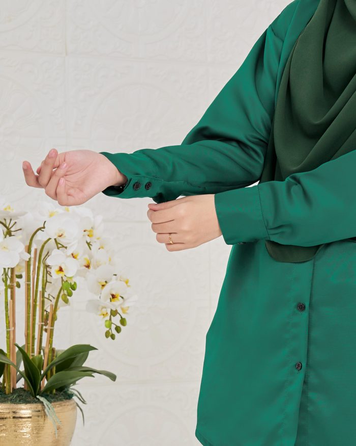 Blouse Satin Ruby - Emerald Green - Image 3