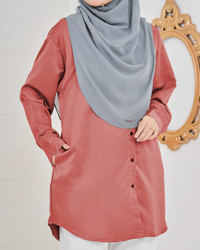 Blouse Satin Ruby - Rasberry Bellini - Image 4