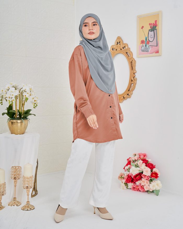 Blouse Satin Ruby - Salmon Coral - Image 3