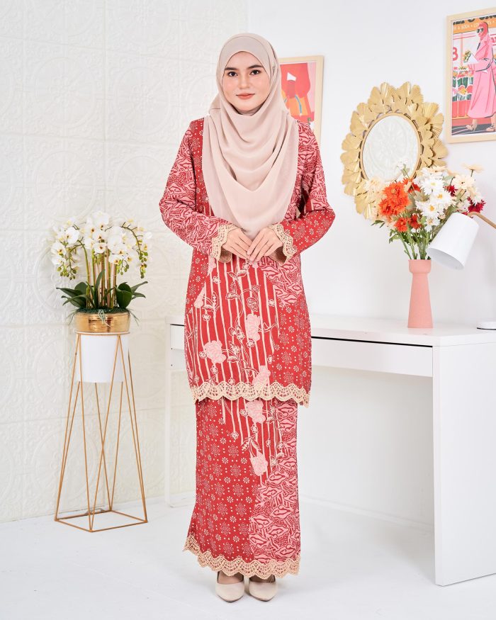 Baju Kurung Moden Batik Puteri Layla Laluna X MCC - Scarlet Red