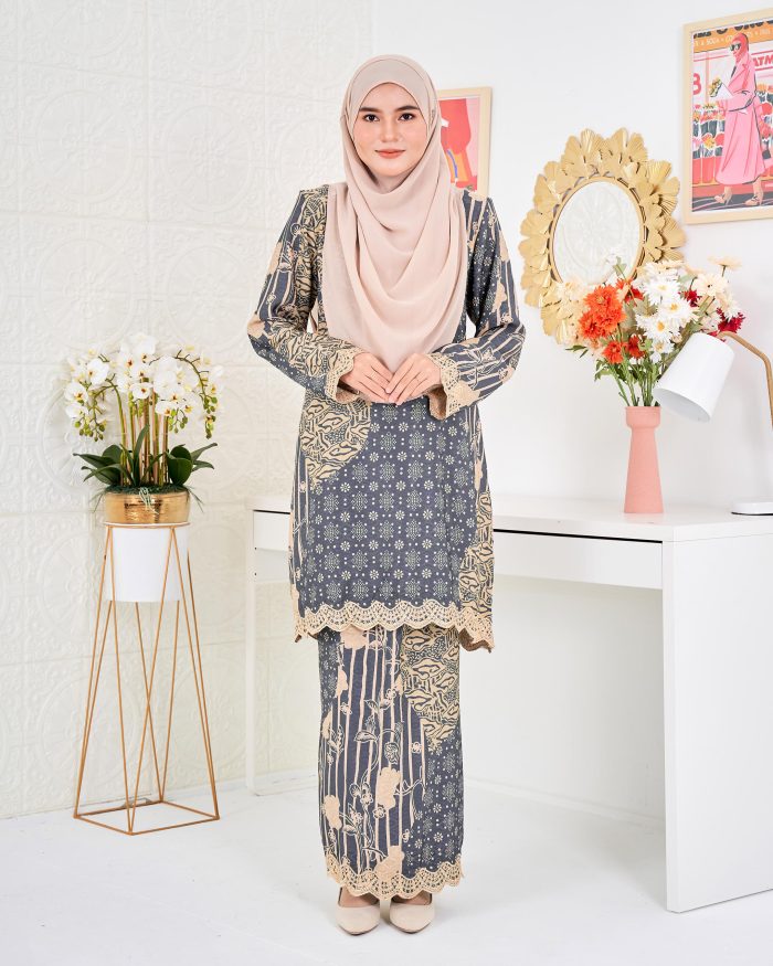 Baju Kurung Moden Batik Puteri Layla Laluna X MCC - Stonehenge