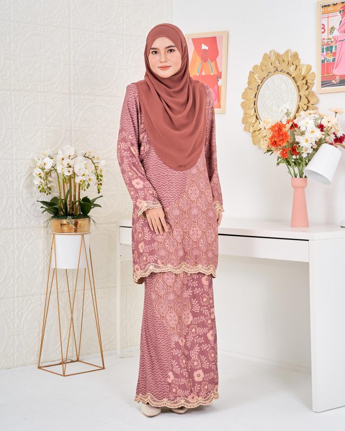 Baju Kurung Moden Batik Puteri Ledang Laluna X MCC - Dusty Pink - Image 3