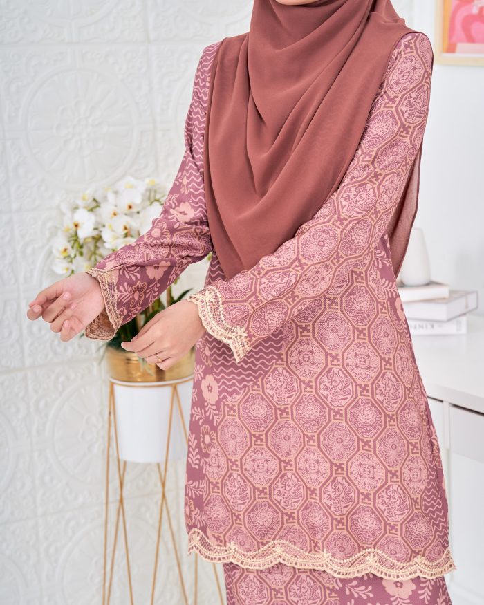 Baju Kurung Moden Batik Puteri Ledang Laluna X MCC - Dusty Pink - Image 2
