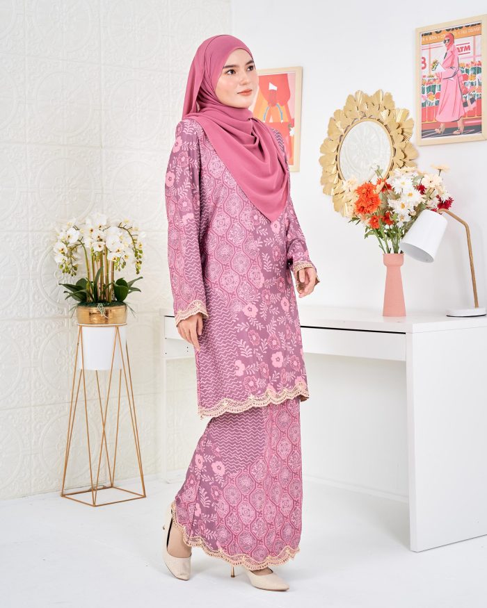 Baju Kurung Moden Batik Puteri Ledang Laluna X MCC - Mauve Purple - Image 4